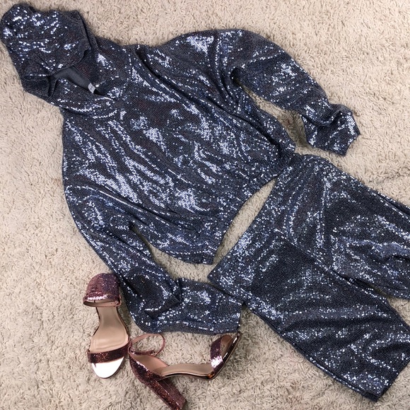 Sequin short set (two-piece) - Picture 2 of 9